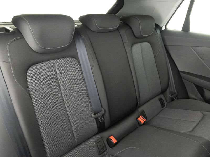 Audi Q2 30 2.0 tdi identity black