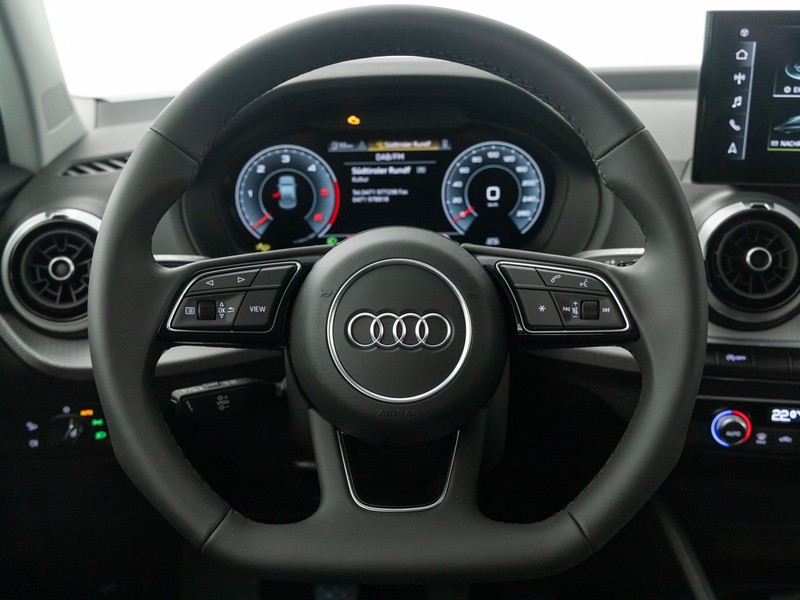 Audi Q2 30 2.0 tdi identity black