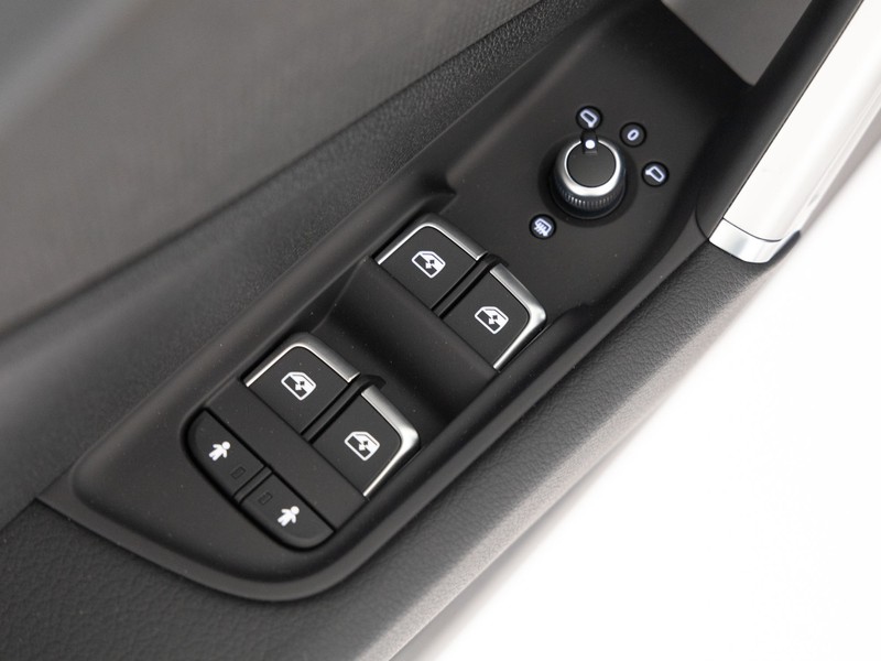 Audi Q2 30 2.0 tdi identity black