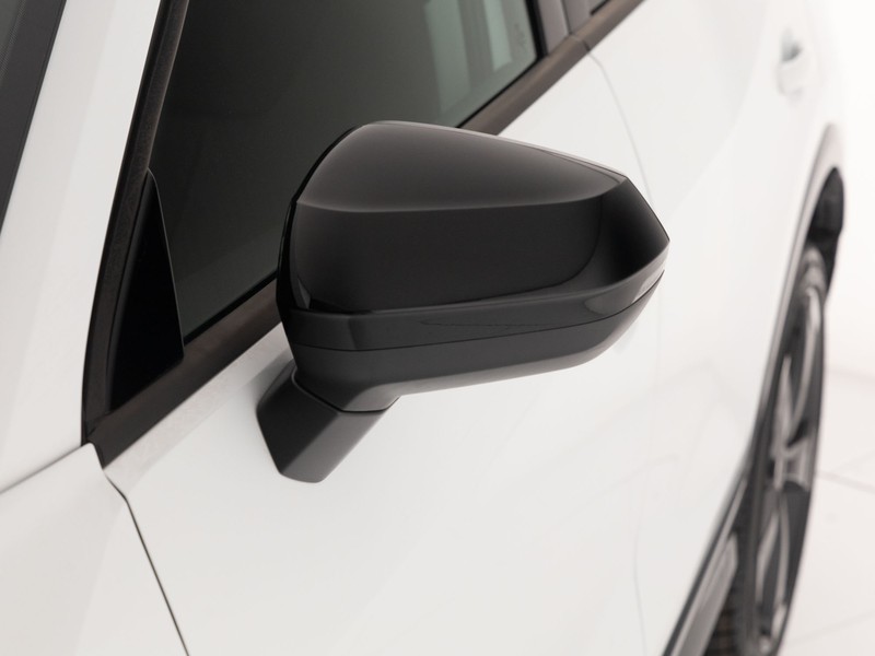 Audi Q2 30 2.0 tdi identity black
