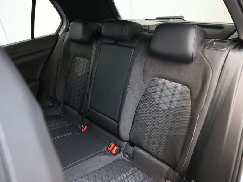 Volkswagen Golf 2.0 tdi r-line plus 150cv dsg