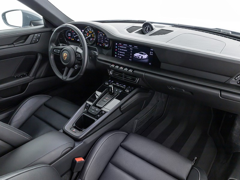 Porsche 911 coupe 3.0 carrera 4 gts auto