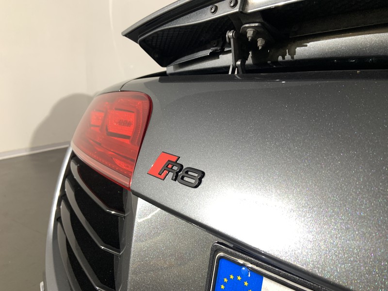 Audi R8 4.2 v8 fsi quattro s-tronic