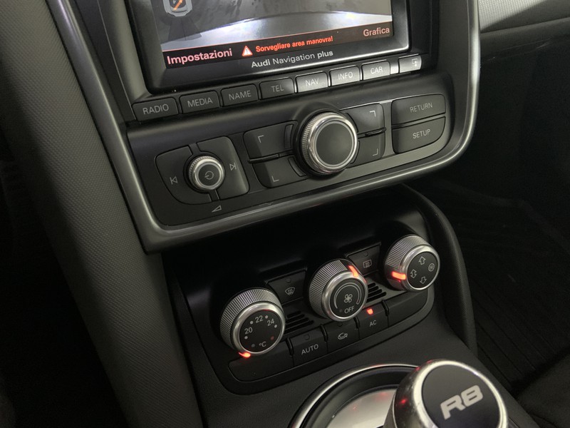 Audi R8 4.2 v8 fsi quattro s-tronic