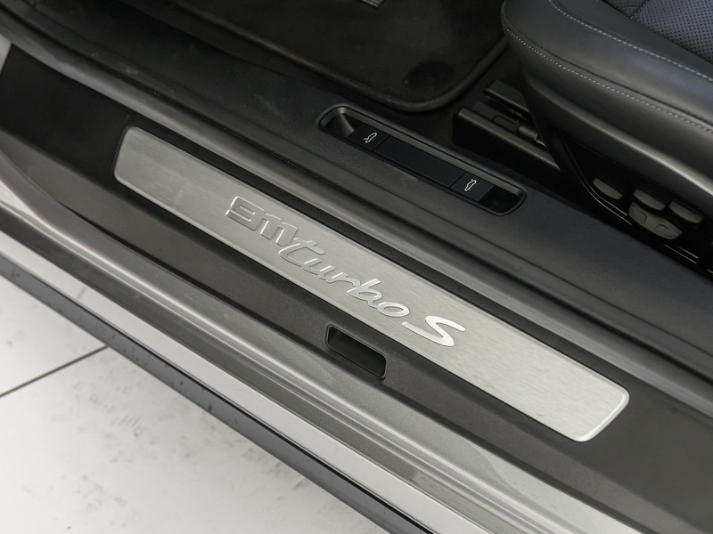 Porsche 911 coupe 3.7 turbo s auto