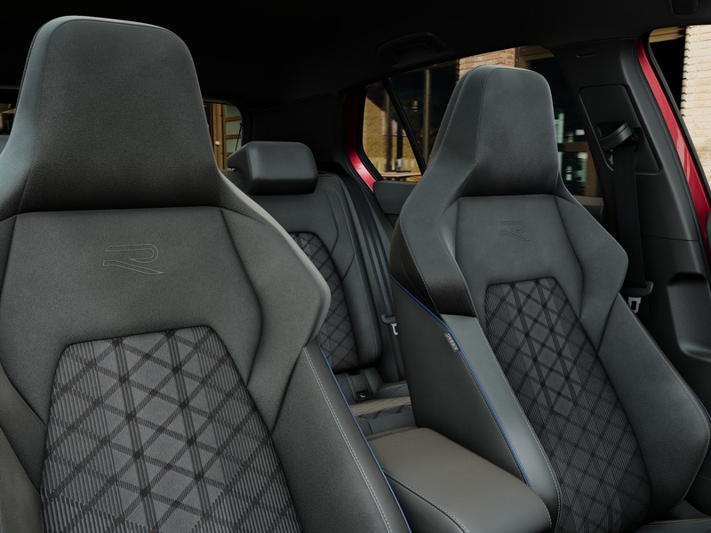 Volkswagen Golf 2.0 tdi r-line plus 150cv dsg