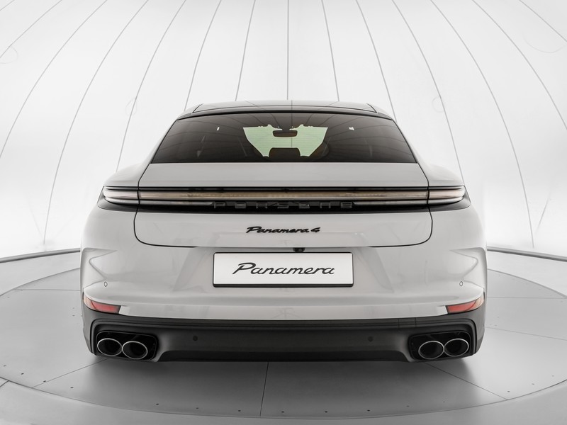 Porsche Panamera 4 E-Hybrid