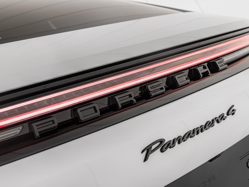 Porsche Panamera 4 E-Hybrid