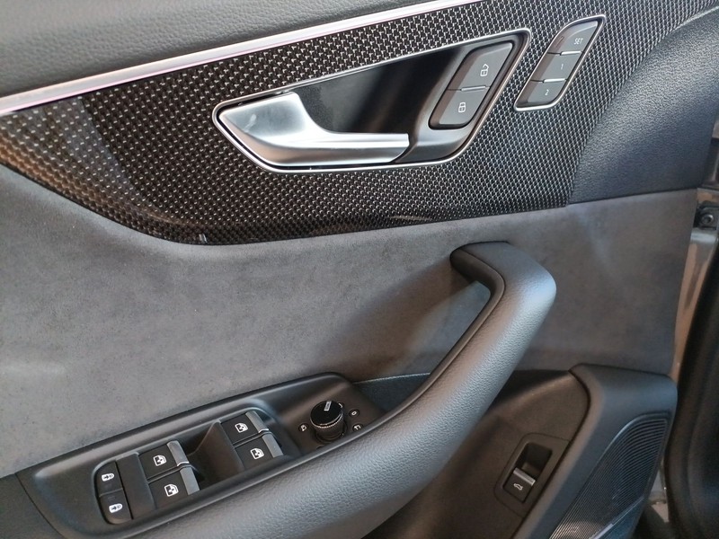 Audi SQ8 s4.0 tfsi sport attitude quattro tiptronic
