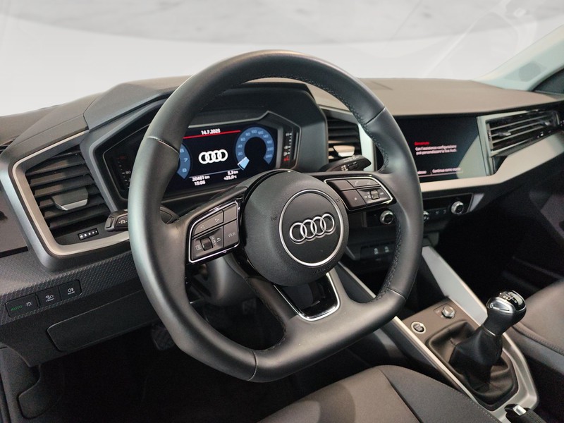Audi A1 sportback 30 1.0 tfsi identity black 110cv
