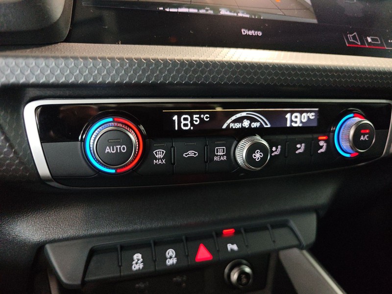 Audi A1 sportback 30 1.0 tfsi identity black 110cv
