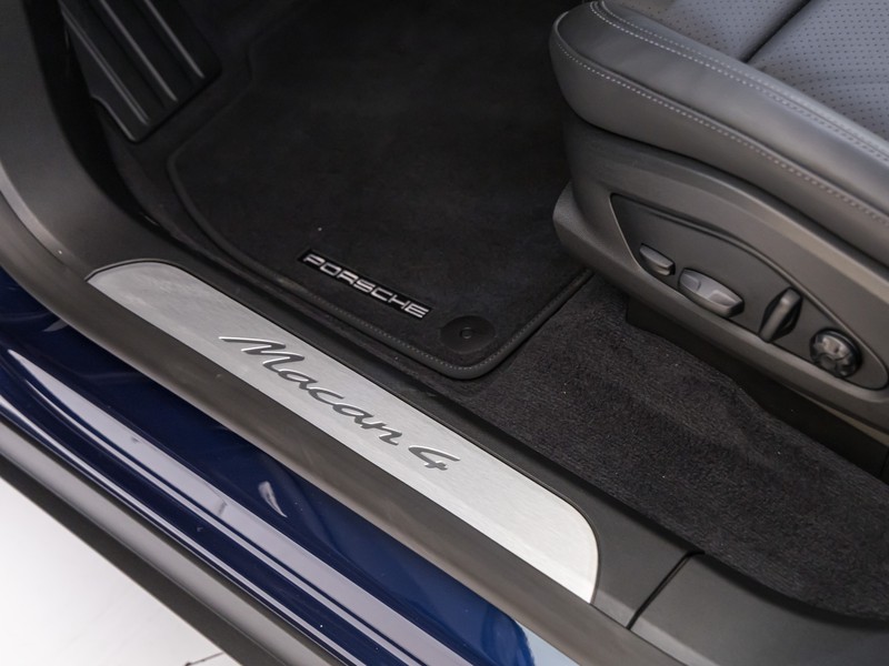 Porsche Macan 4
