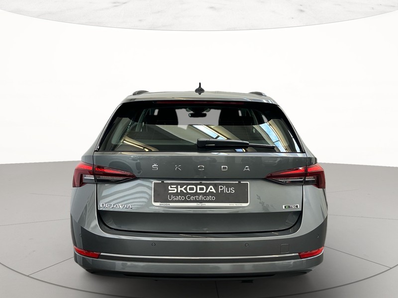 Skoda Octavia wagon 1.5 e-tec executive dsg