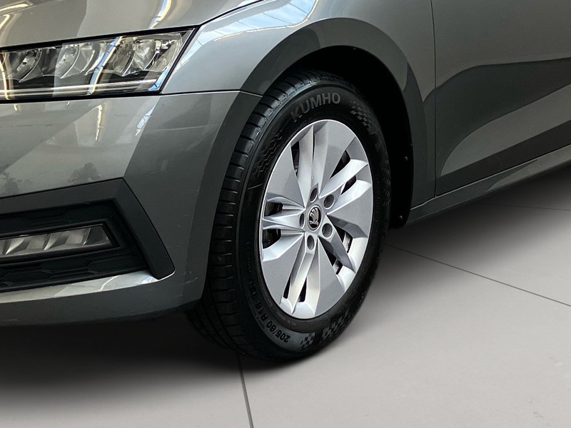 Skoda Octavia wagon 1.5 e-tec executive dsg