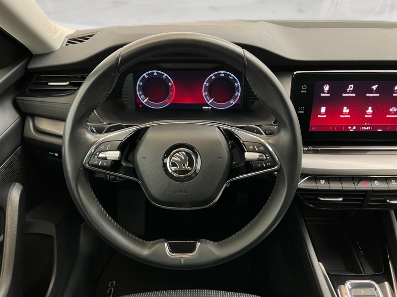 Skoda Octavia wagon 1.5 e-tec executive dsg