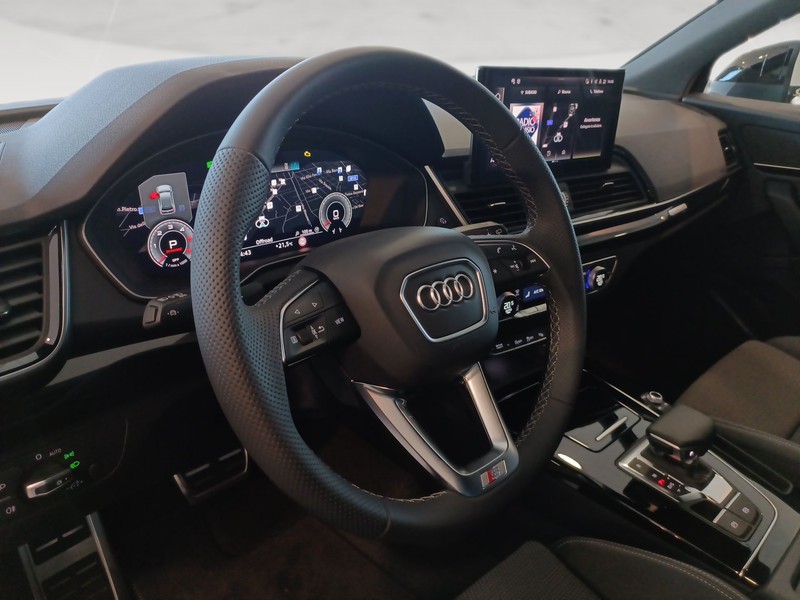 Audi Q5 40 2.0 tdi mhev 12v identity black quattro s-tronic