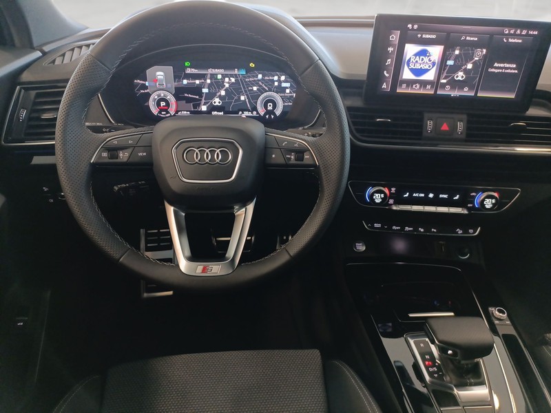 Audi Q5 40 2.0 tdi mhev 12v identity black quattro s-tronic