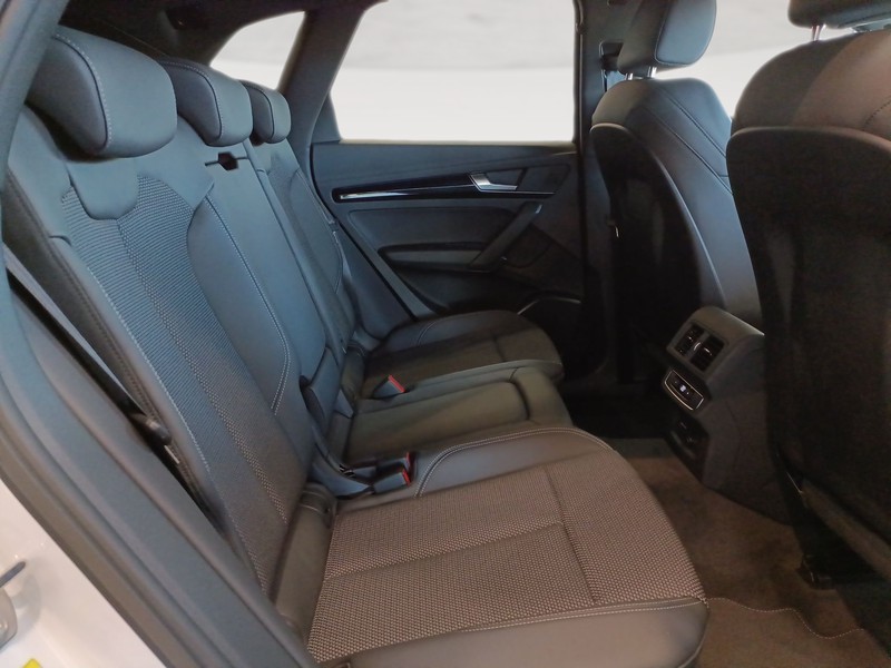 Audi Q5 40 2.0 tdi mhev 12v identity black quattro s-tronic