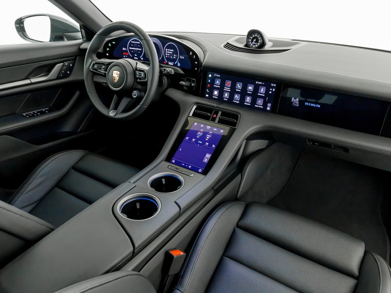 Porsche Taycan cross turismo 4s