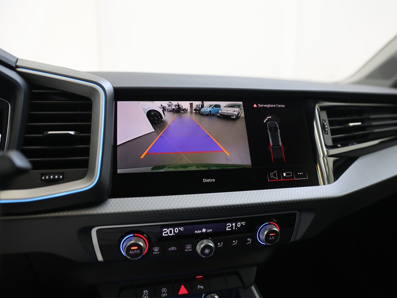 Audi A1 sportback 30 1.0 tfsi identity black 116cv s-tronic