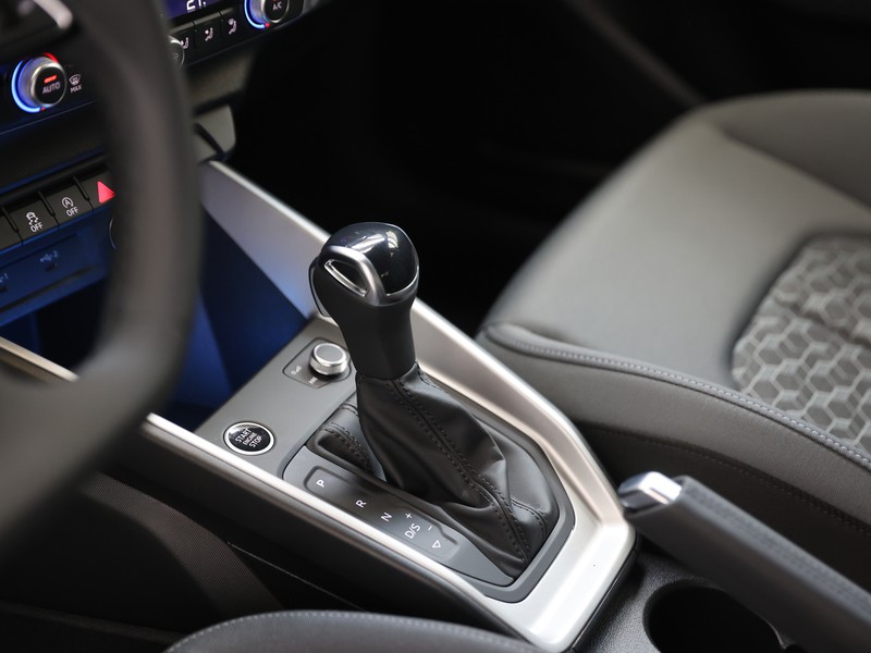 Audi A1 sportback 30 1.0 tfsi identity black 116cv s-tronic