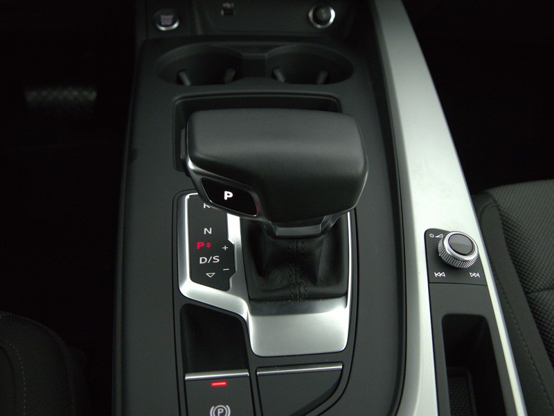 Audi A4 avant 30 2.0 tdi mhev business 136cv s-tronic