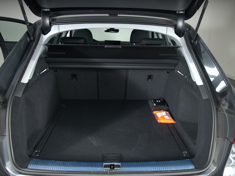 Audi A4 avant 30 2.0 tdi mhev business 136cv s-tronic