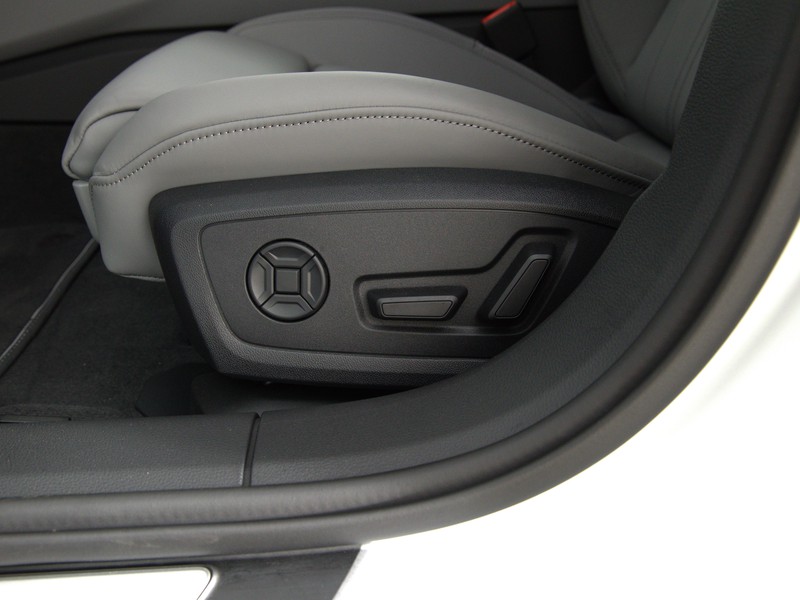 Audi A6 Avant S line edition 40 TDI quattro S tronic