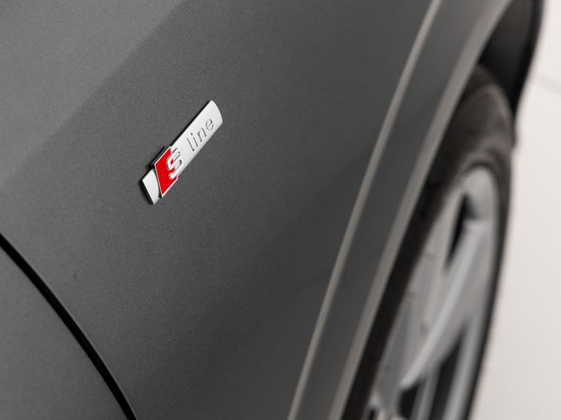 Audi Q3 2.0 tdi s line edition 150cv s-tronic