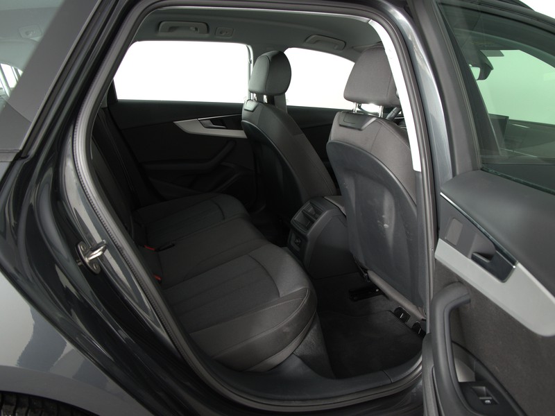 Audi A4 avant 30 2.0 tdi mhev business 136cv s-tronic