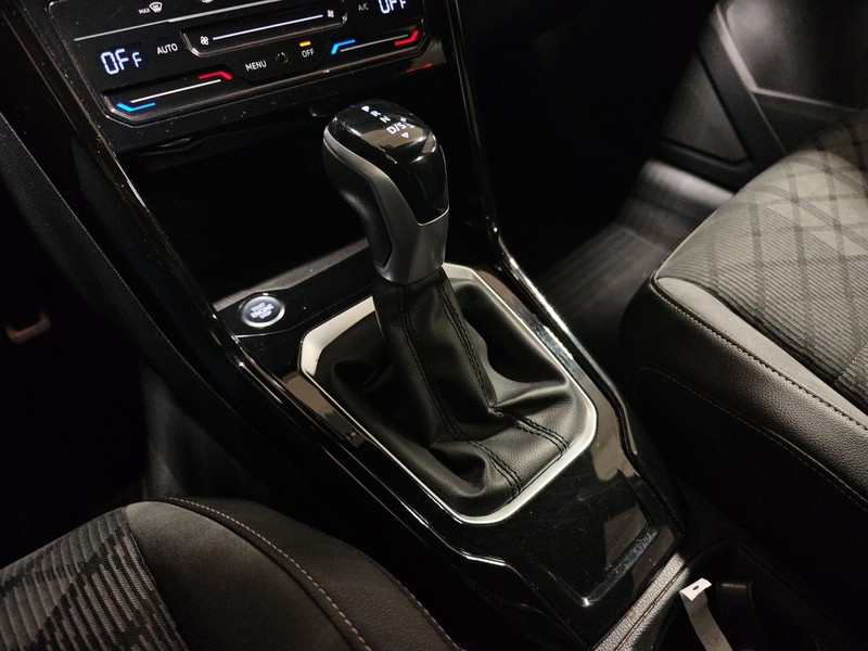 Volkswagen T-Roc 1.5 tsi r-line dsg