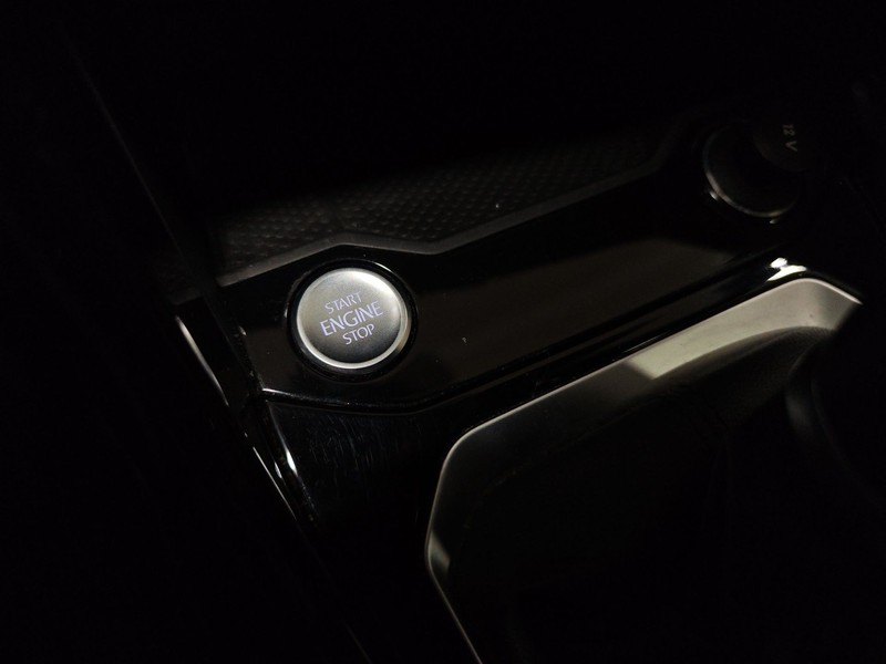 Volkswagen T-Roc 1.5 tsi r-line dsg