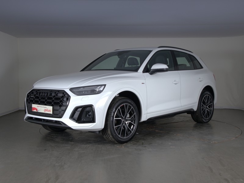 Audi Q5 40 2.0 tdi mhev 12v identity black quattro s-tronic