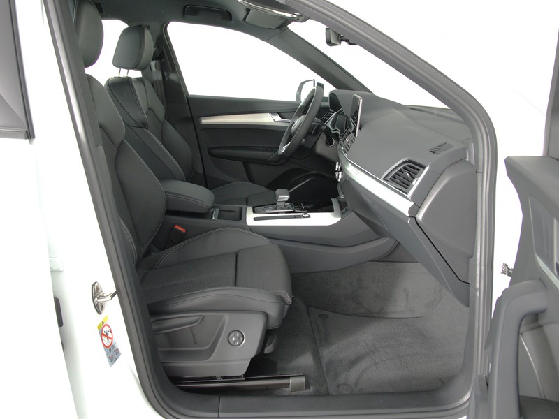 Audi Q5 40 2.0 tdi mhev 12v identity black quattro s-tronic