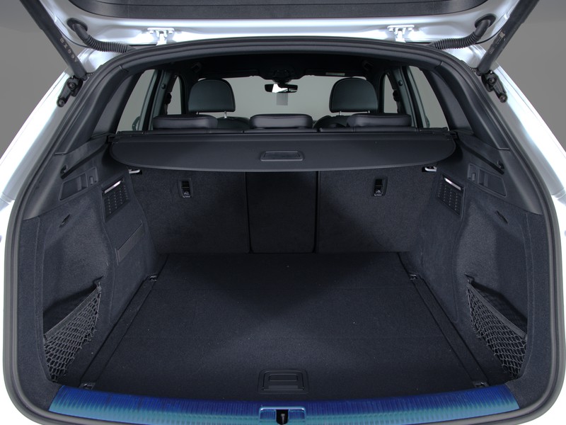 Audi Q5 40 2.0 tdi mhev 12v identity black quattro s-tronic