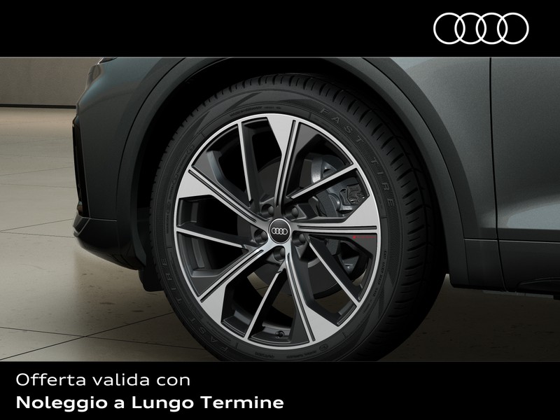 Audi Q5 40 2.0 tdi mhev 12v identity black quattro s-tronic
