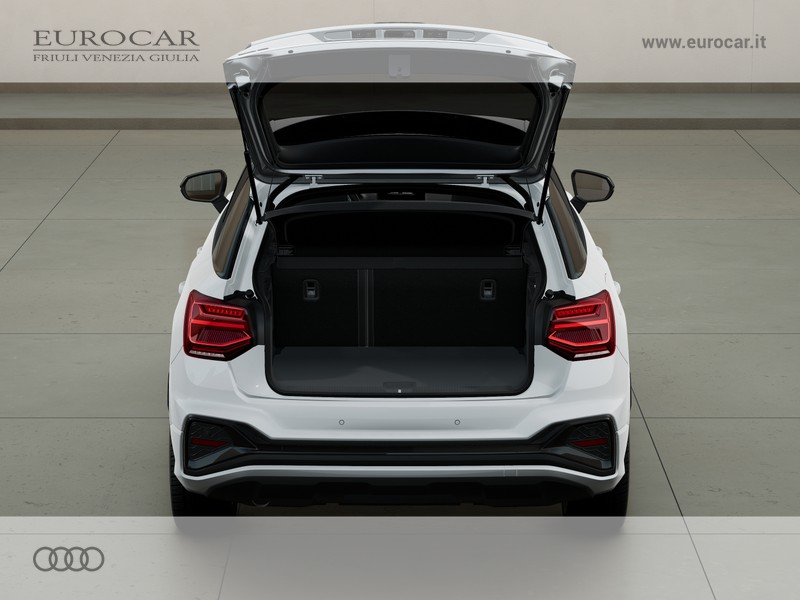 Audi Q2 35 1.5 tfsi identity black s-tronic