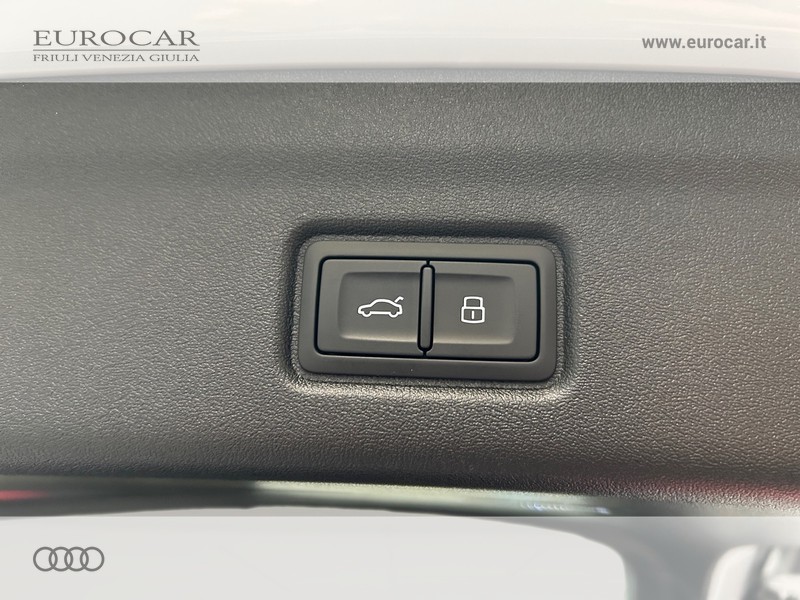 Audi Q6 e-tron performance business advanced 326cv