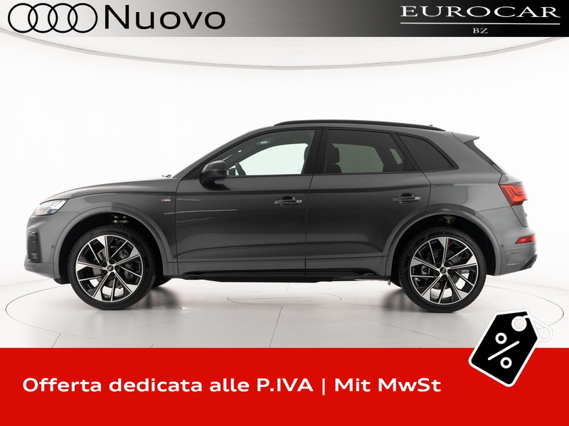 Audi Q5 40 2.0 tdi mhev 12v identity black quattro s-tronic