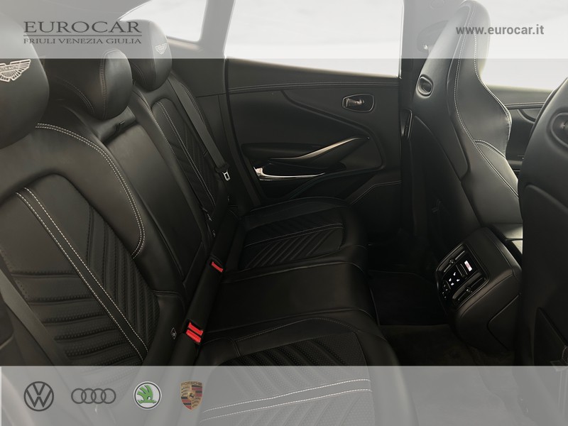 Aston Martin V8 Aston martin dbx 707  4.0 auto