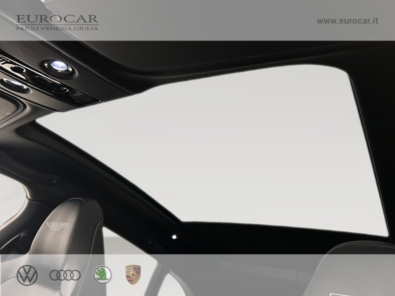 Aston Martin V8 Aston martin dbx 707  4.0 auto