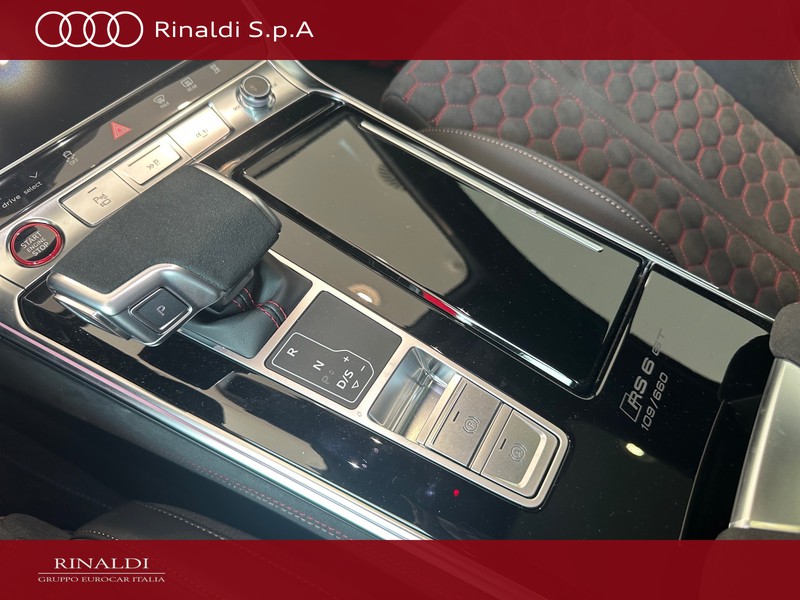 Audi RS6 avant 4.0 mhev performance quattro tiptronic