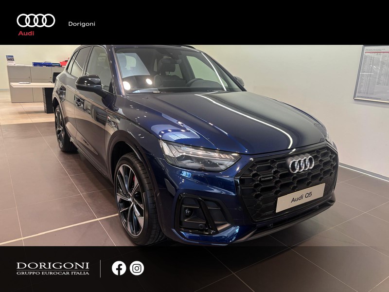 Audi Q5 40 2.0 tdi mhev 12v identity black quattro s-tronic