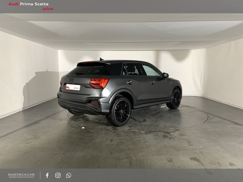 Audi Q2 35 1.5 tfsi identity black s-tronic