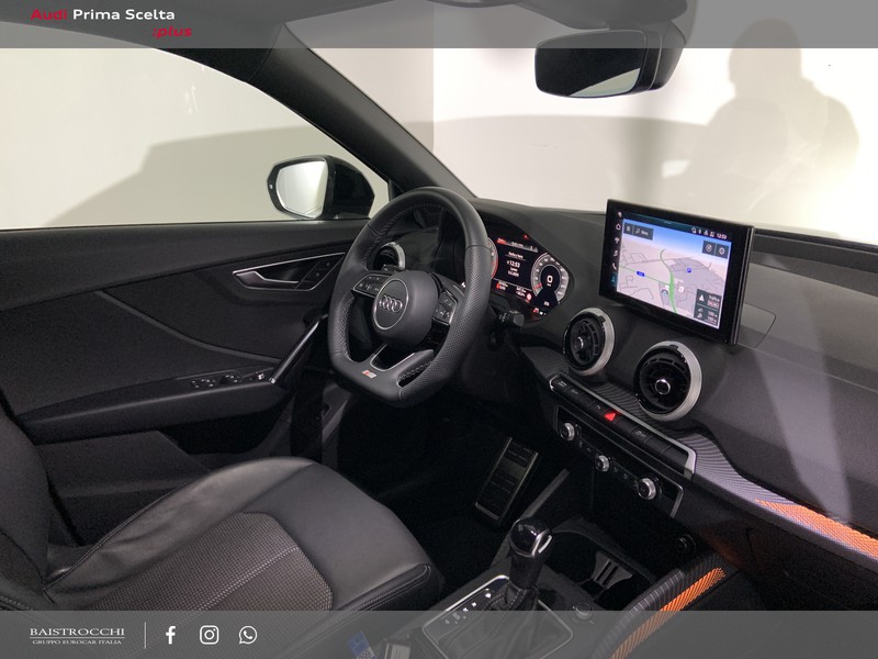Audi Q2 35 1.5 tfsi identity black s-tronic