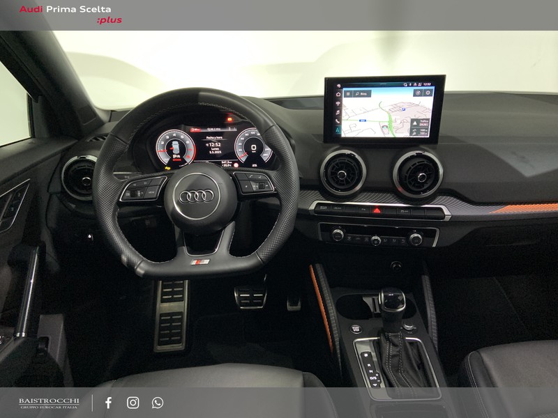 Audi Q2 35 1.5 tfsi identity black s-tronic