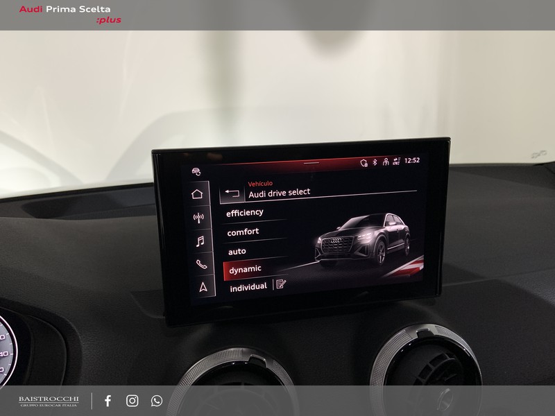 Audi Q2 35 1.5 tfsi identity black s-tronic