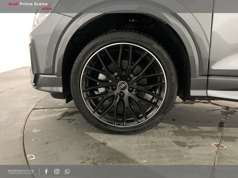 Audi Q2 35 1.5 tfsi identity black s-tronic