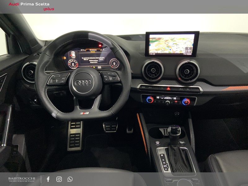 Audi Q2 35 1.5 tfsi identity black s-tronic