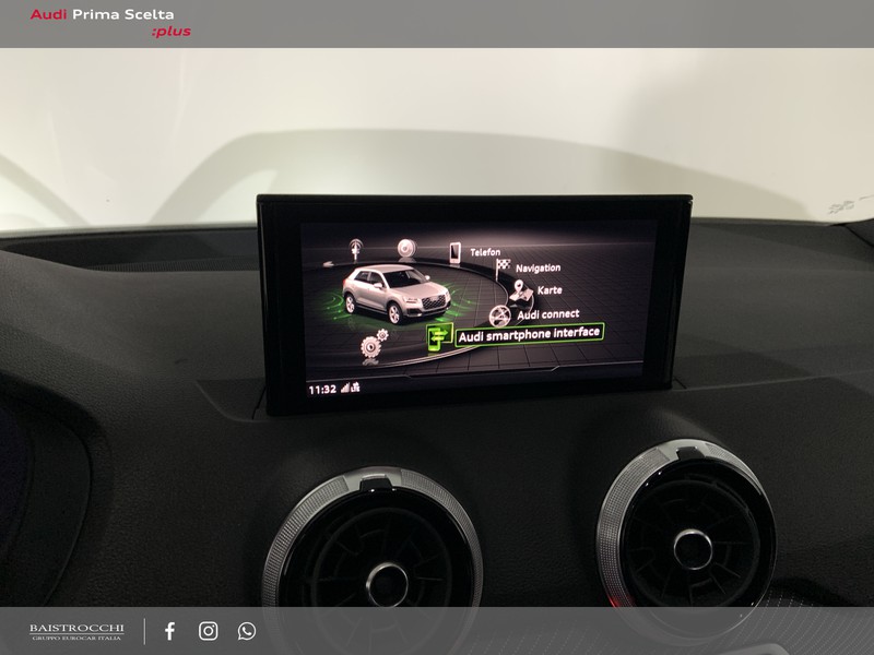 Audi Q2 35 1.5 tfsi identity black s-tronic